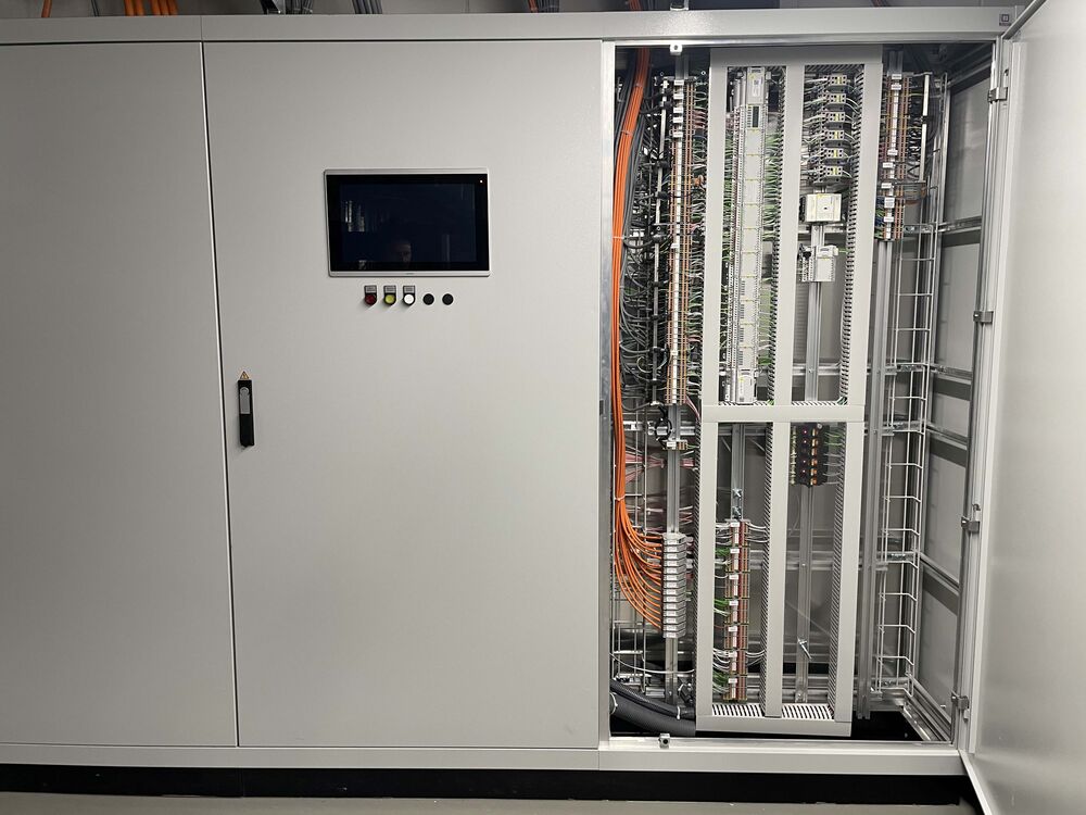 HLK-Schaltschrank mit Komponenten von Siemens. (Foto: Peter Warthmann)